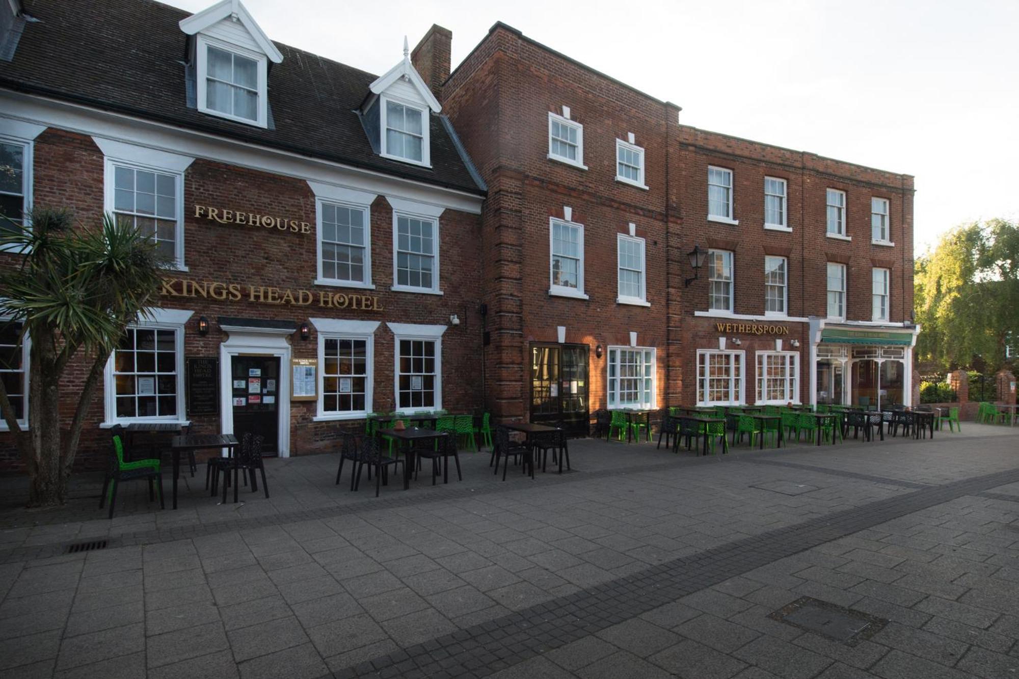 The King'S Head Hotel Wetherspoon Бекклс Экстерьер фото